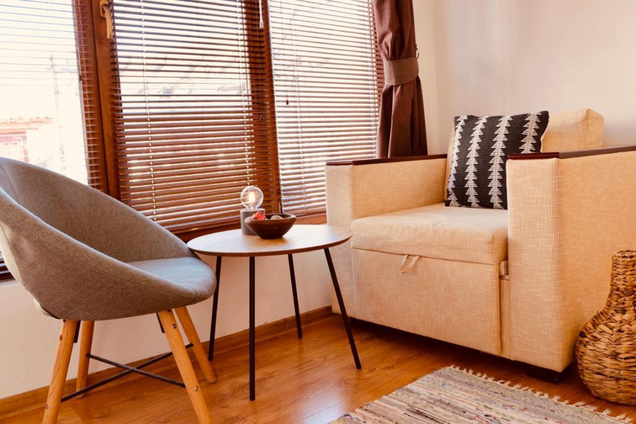 Iliikova House Hotel คาโลเฟอร์ ภายนอก รูปภาพ