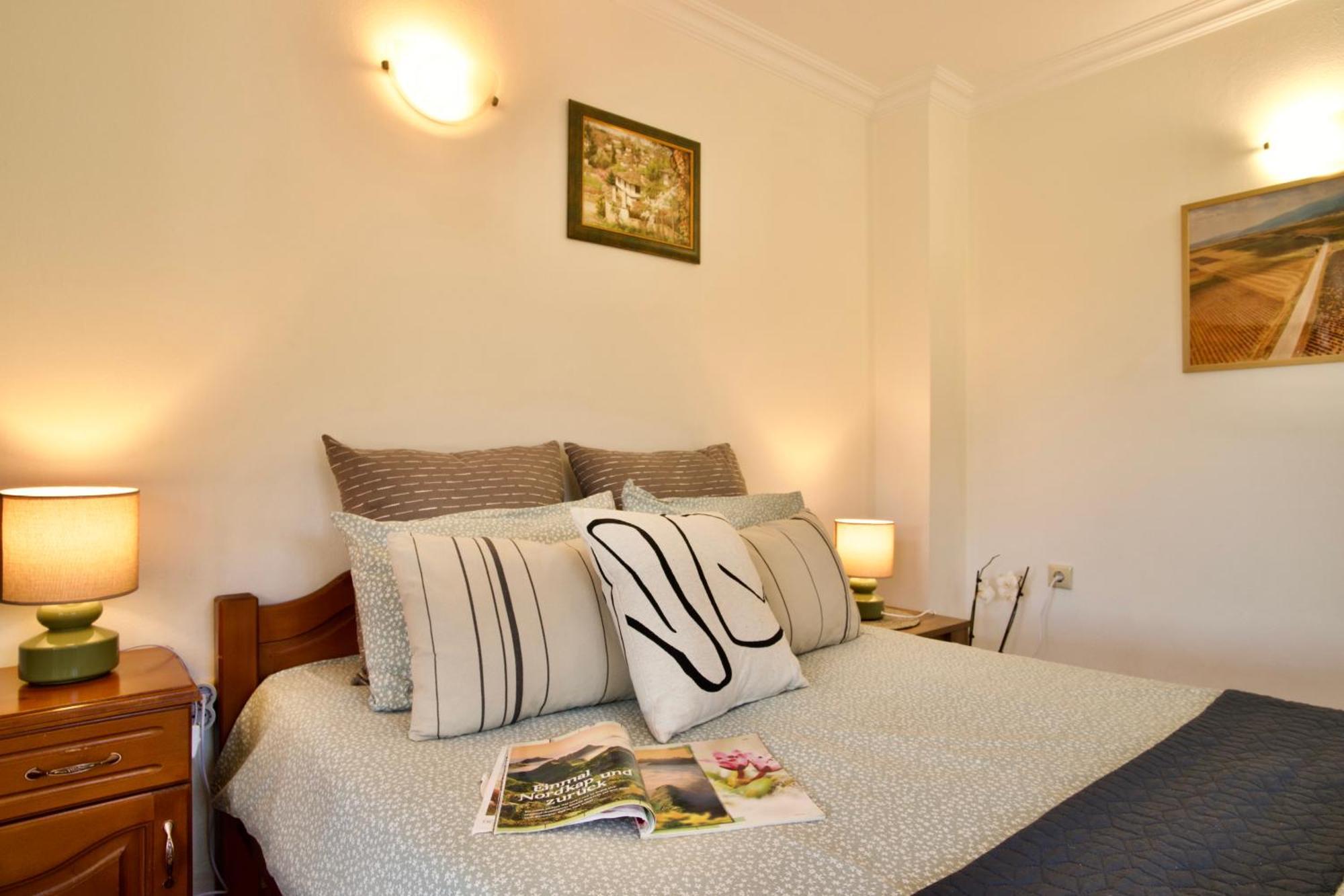 Iliikova House Hotel คาโลเฟอร์ ภายนอก รูปภาพ