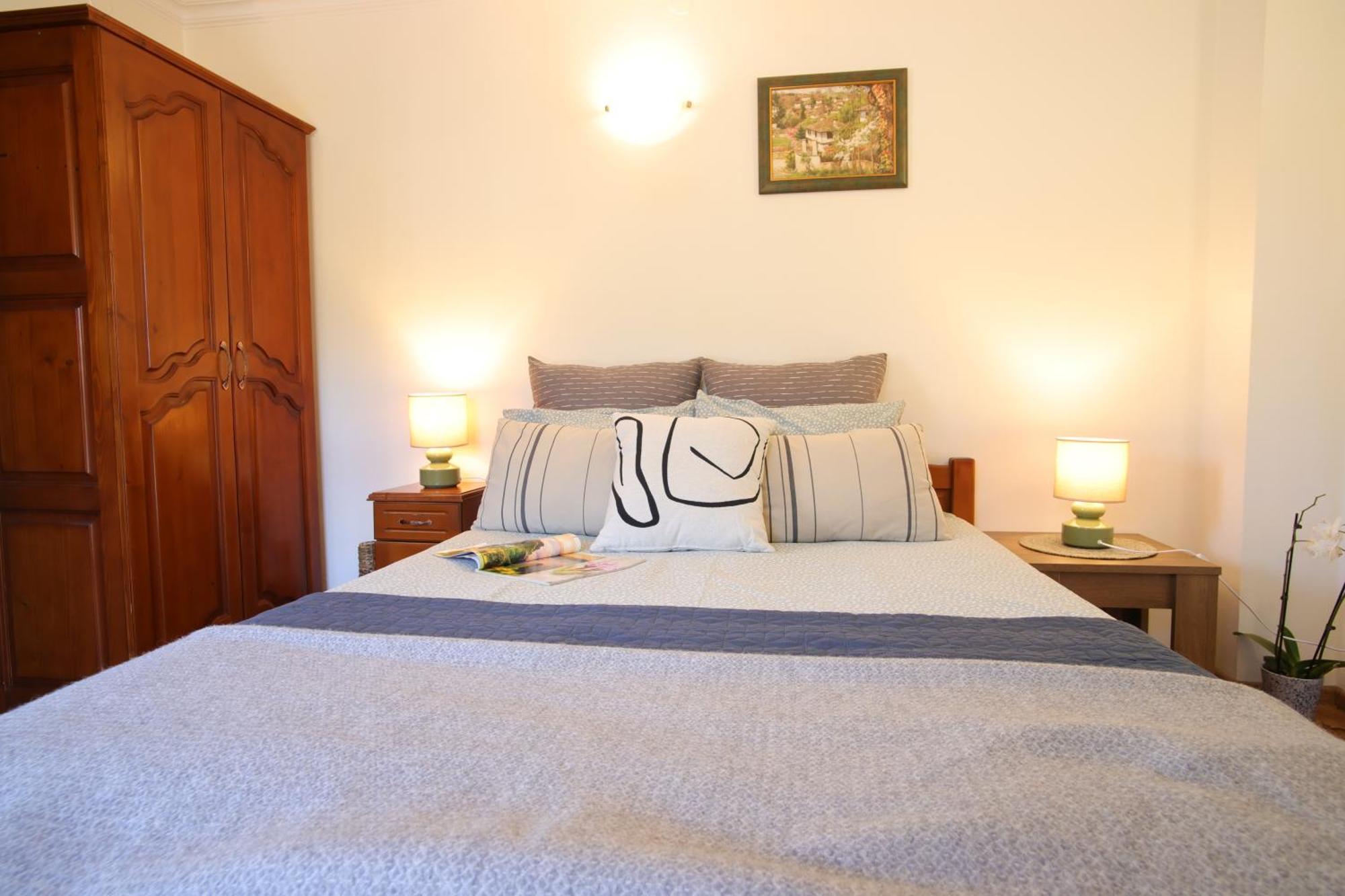 Iliikova House Hotel คาโลเฟอร์ ภายนอก รูปภาพ