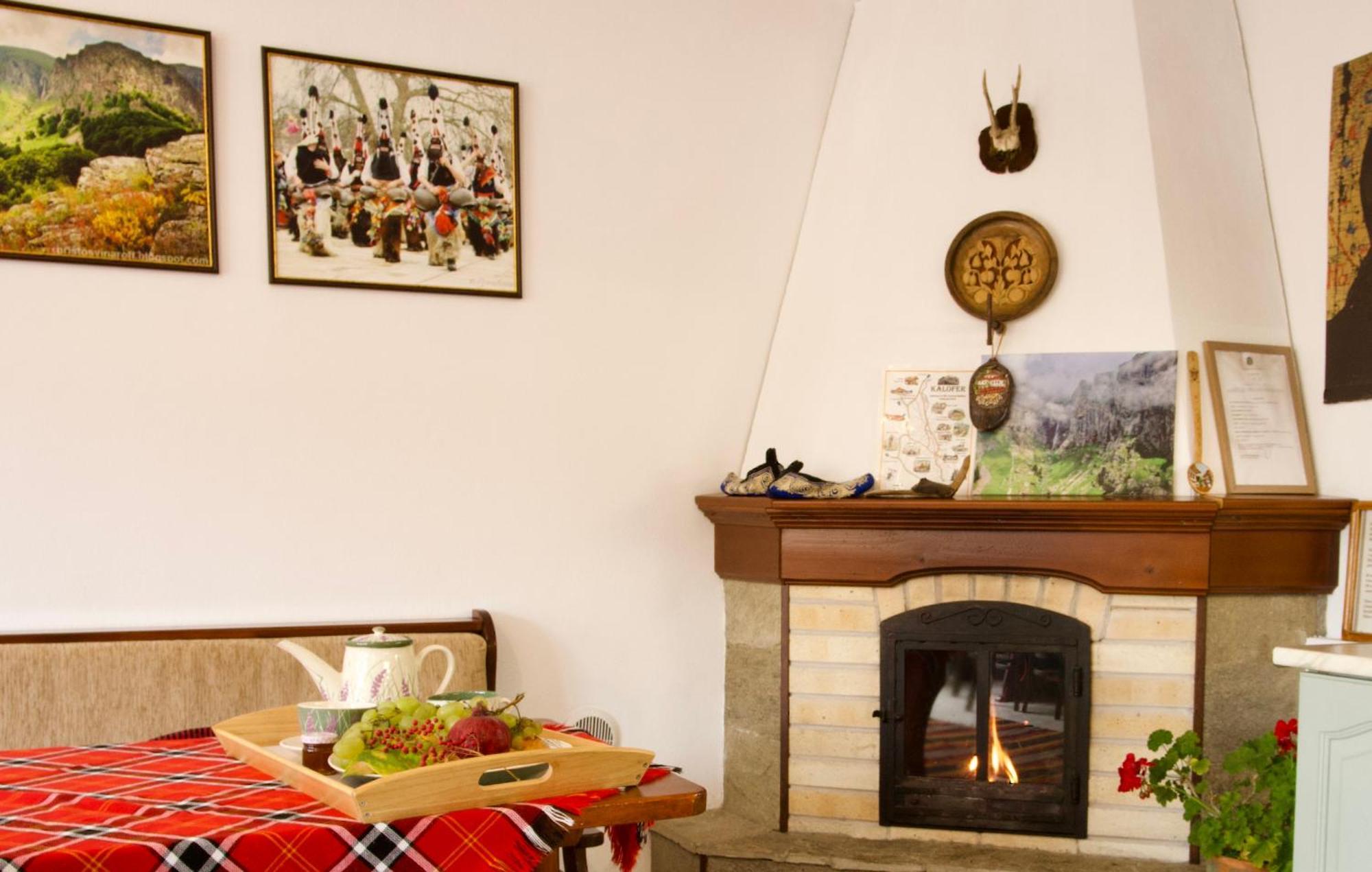 Iliikova House Hotel คาโลเฟอร์ ภายนอก รูปภาพ
