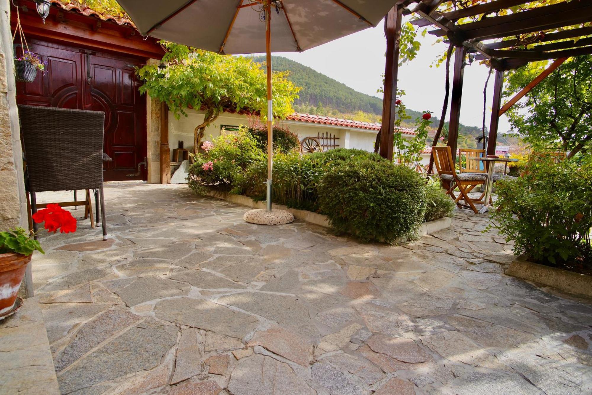 Iliikova House Hotel คาโลเฟอร์ ภายนอก รูปภาพ