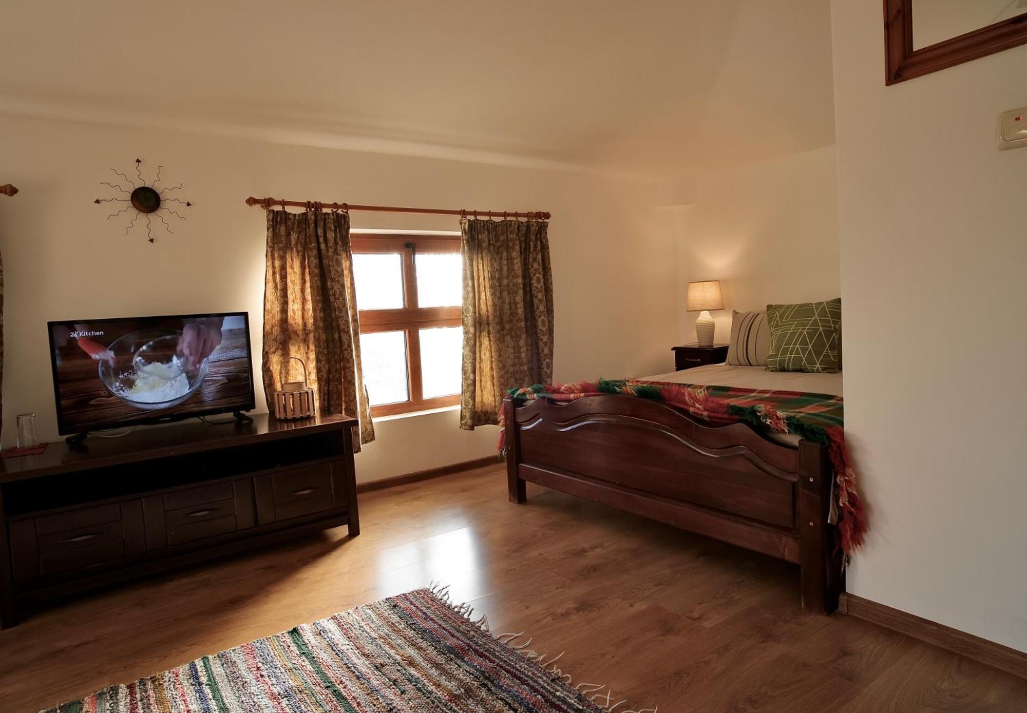 Iliikova House Hotel คาโลเฟอร์ ภายนอก รูปภาพ